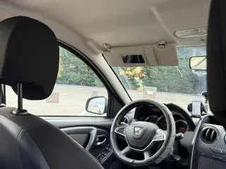 Vând Dacia Duster - aprox. 58 000 km - 4x4 - 9
