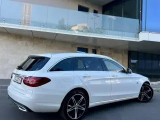 Mercedes-Benz C 300 de 9G-TRONIC Avantgarde ( diesel + electric )
