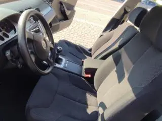 Volkswagen Passat B6 - 1.9 TDI Diesel ( 2007 ) - 11