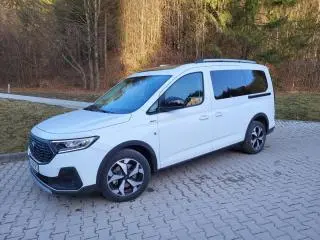 Ford tourneo connect LWB active