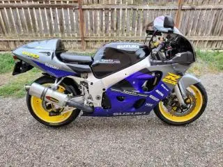 SUZUKI GSXR 600 ! stare FOARTE BUNA