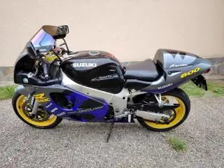 SUZUKI GSXR 600 ! stare FOARTE BUNA