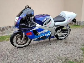 SUZUKI GSXR 600 ! ca NOU