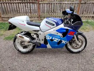 SUZUKI GSXR 600 ! ca NOU - 10