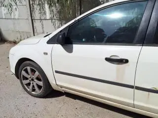 Ford focus An 2005 mai multe detalii la telefon