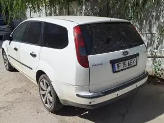 Ford focus An 2005 mai multe detalii la telefon