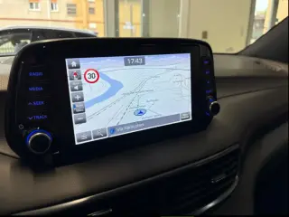 Hyundai Tucson Hibrid - 16