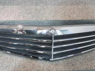 Grila radiator Mercedes Benz Clasa C W204 ( 2007-2014 )