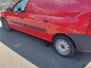 Vând Dacia Logan Van