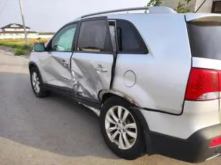 Vand KIA SORENTO avariata