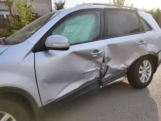 Vand KIA SORENTO avariata - 9