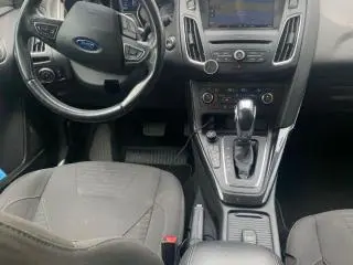 Ford Focus 2.0 TDCi Powershift Titanium - 6