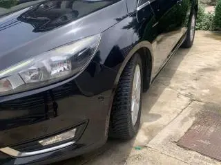 Ford Focus 2.0 TDCi Powershift Titanium - 9