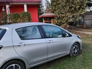 Toyota Yaris Hybrid 2014