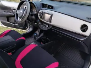 Toyota Yaris Hybrid 2014 - 6