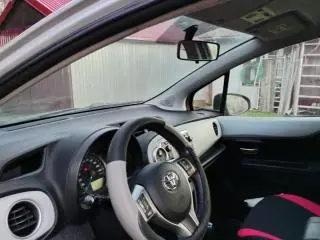 Toyota Yaris Hybrid 2014 - 8