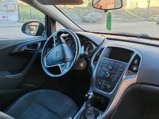 Vând Opel Astra J 1.4 turbo, an 2018, 140 CP, unic proprietar, 7300 euro negociabil