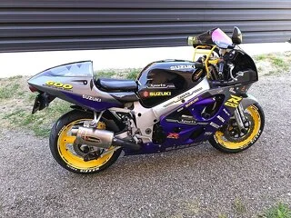 SUZUKI GSXR 600 ! stare FOARTE BUNA