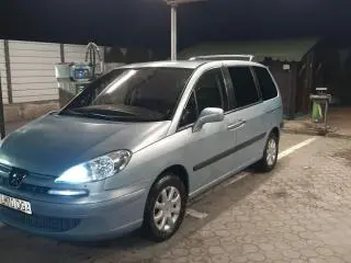 Dezmembrez Peugeot 807 HDI 1997 cmc  motor RHT