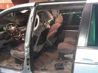 Dezmembrez Peugeot 807 HDI tip RHT din 2002 >2007