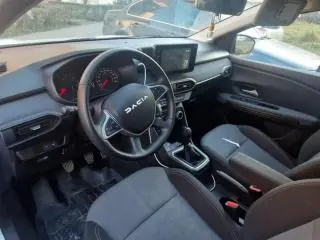 Dacia Sandero Stepway Extreme, in garantie, aproape nouă