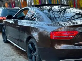 Vând Audi A5