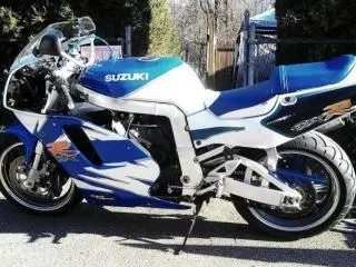 PIESE suzuki gsxr 750 / ulei / lichid