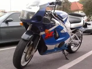 PIESE suzuki gsxr 600 / 750 SRAD - 8