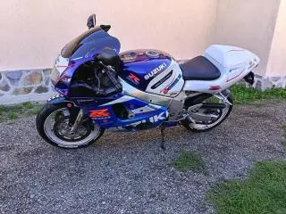 SUZUKI GSXR 600 ! ca NOU