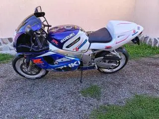 SUZUKI GSXR 600 ! ca NOU - 9