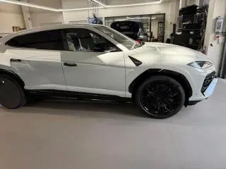 Lamborghini URUS SE