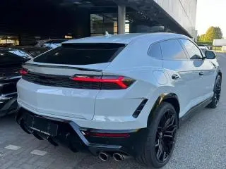 Lamborghini URUS SE - 8