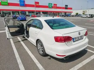 Vând Jetta MK6 1.4 TSI 122cp DSG Highline