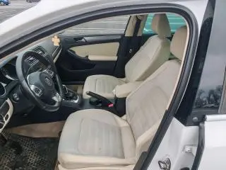 Vând Jetta MK6 1.4 TSI 122cp DSG Highline