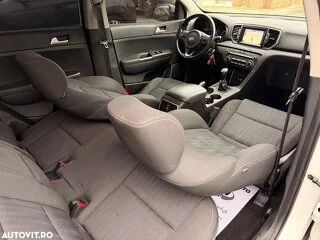 Kia Sportage 1.7 CRDI 2WD ISG Spirit - 8