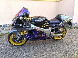 SUZUKI GSXR 600 ! stare FOARTE BUNA