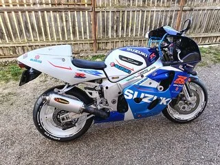 SUZUKI GSXR 600 ! ca NOU