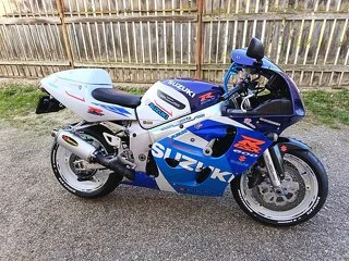 SUZUKI GSXR 600 ! ca NOU
