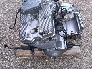 MOTOR suzuki gsx 600 F - 8
