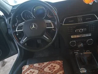Vând Mercedes c180 an 2011.motor 2.2 diesel acte la zi mașina fără defecte - 7