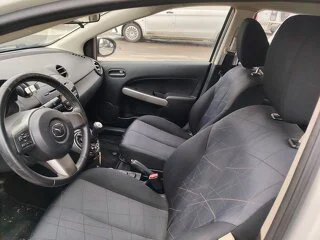 Vând Mazda 2 an fabricatie 2013, 1349 benzina manuală,85820 km - 6