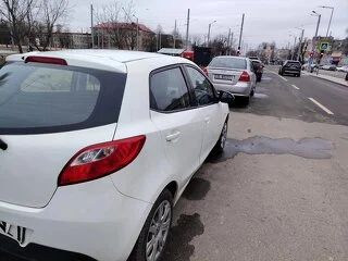 Vând Mazda 2 an fabricatie 2013, 1349 benzina manuală,85820 km - 8