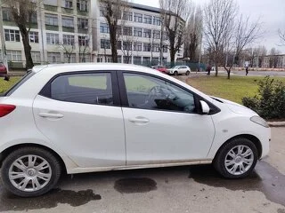 Vând Mazda 2 an fabricatie 2013, 1349 benzina manuală,85820 km - 6