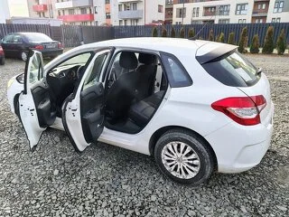 Citroen C4 2012.  1.6 HDI     3000 euro negociabil