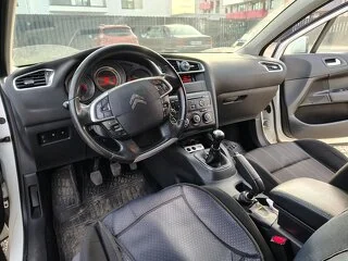 Citroen C4 2012.  1.6 HDI     3000 euro negociabil - 7