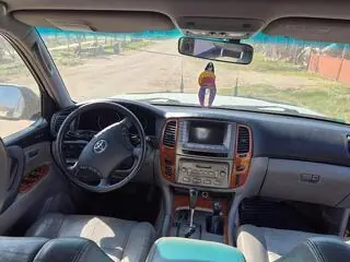 Vând Toyota Land Cruiser J100 Dedicată Vânătorilor full - 14